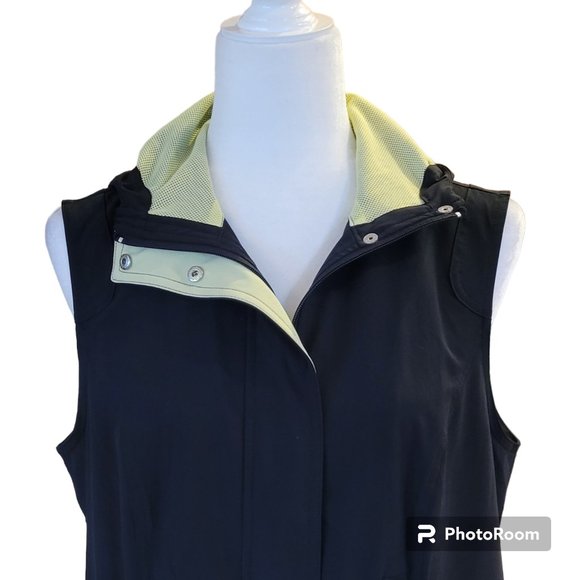 Chico's Zynergy UPF Black Hooded Vest with Mesh Zip Front NEW Sz 1 (Med) - Picture 10 of 14